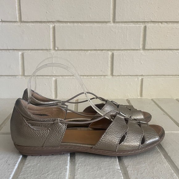 EARTH Women's Aloha Gold Sandals Shoes Size 8.5D - Picture 4 of 8